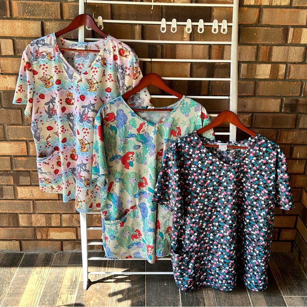 Colorful Printed  Scrub Tops Set